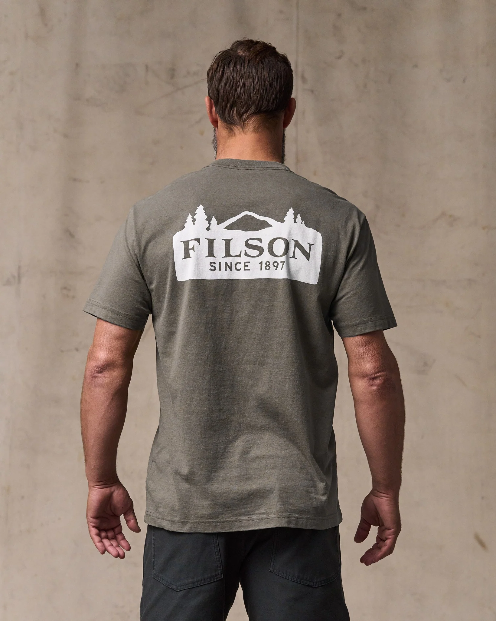 T-shirt con grafica paesaggistica